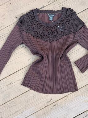 Vintage 90’s/00’s chocolate brown Gaby L Eden lace neck long ribbed top